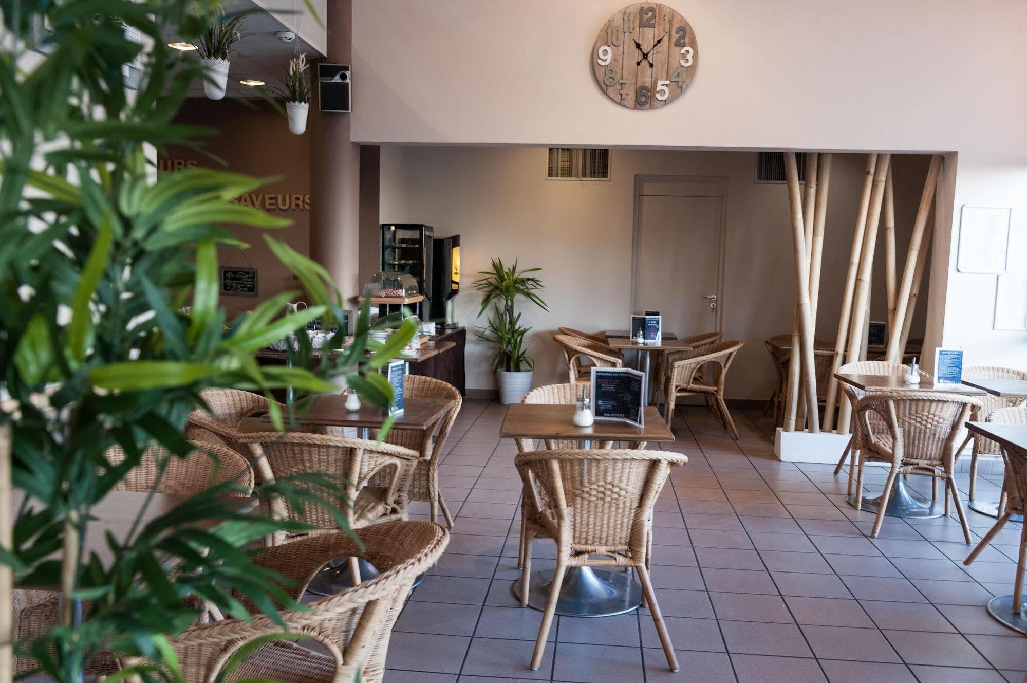Auberge De Jeunesse Hi Bordeaux-Blanquefort - Ex Otellia Exteriér fotografie